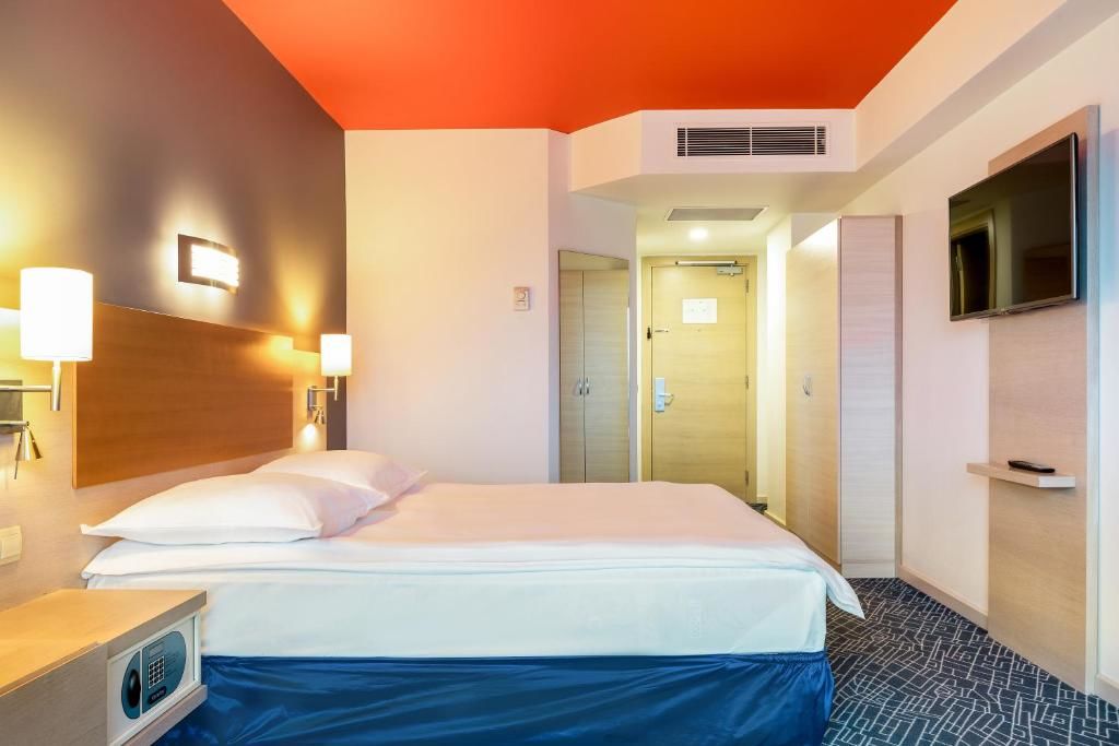 Отель Park Inn by Radisson Baku Hotel Баку-51