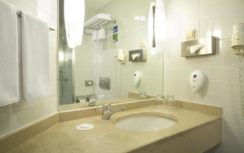 Отель Park Inn by Radisson Baku Hotel Баку-53